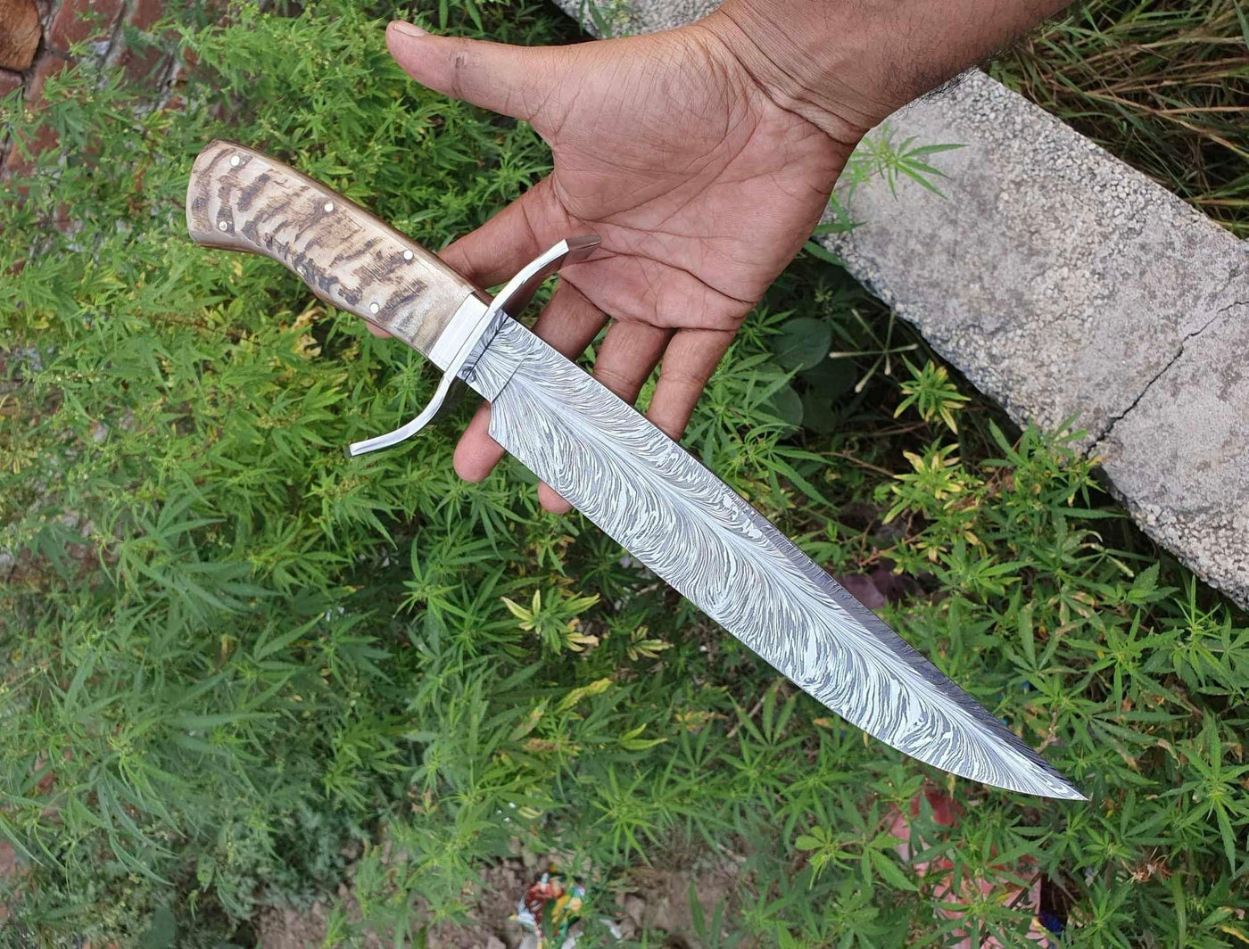 Damascus Steel Feather Pattern Bowie Knife Ram Horn Handle