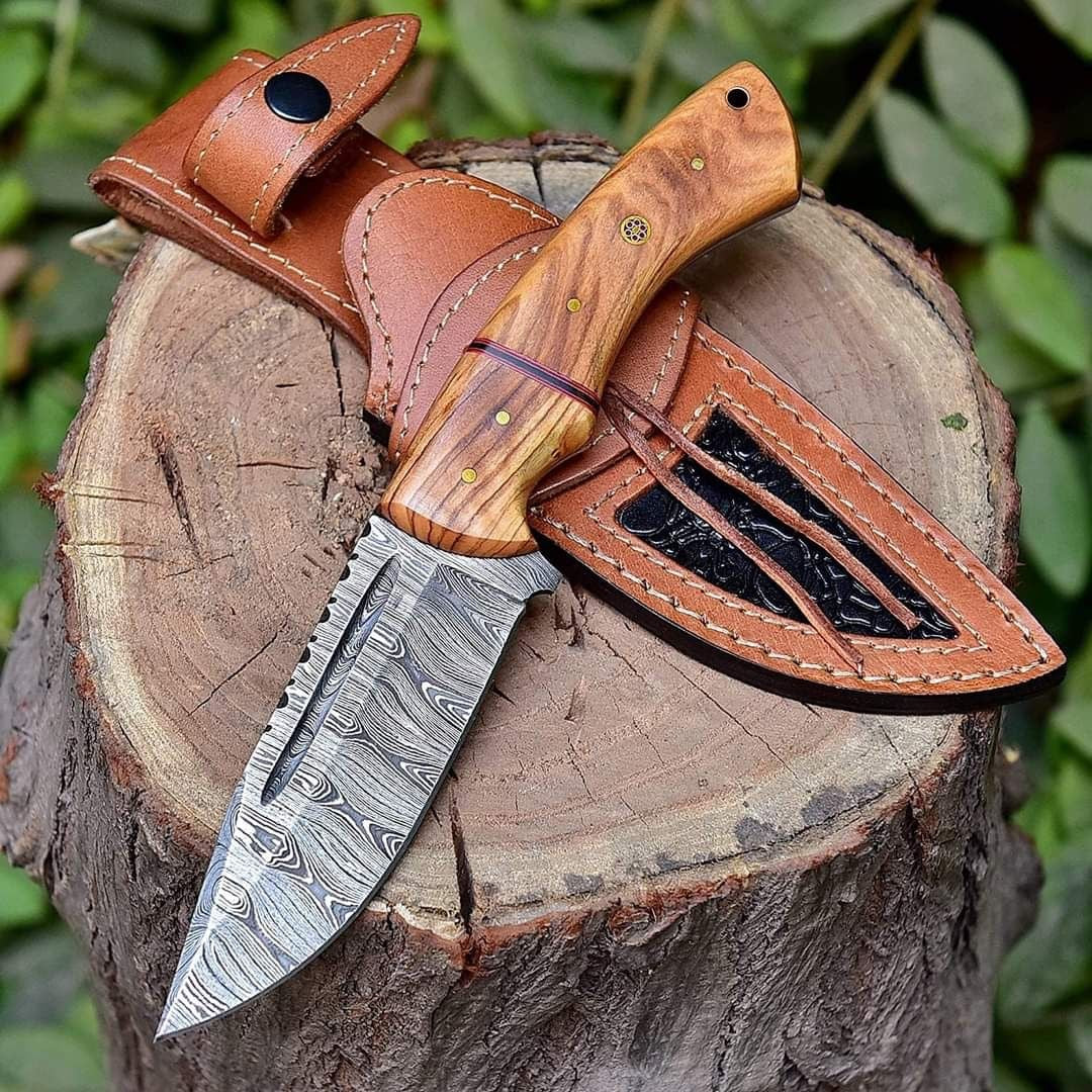 Damascus Steel Custom Hunting Knife With Leather Sheath DK-1003