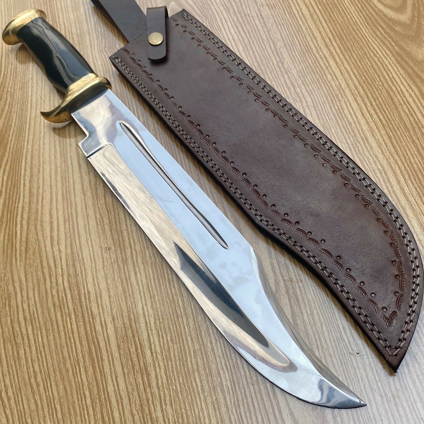 bowie knife